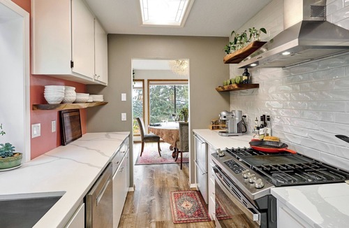 Dundee House | Charming Wine Country Treehouse