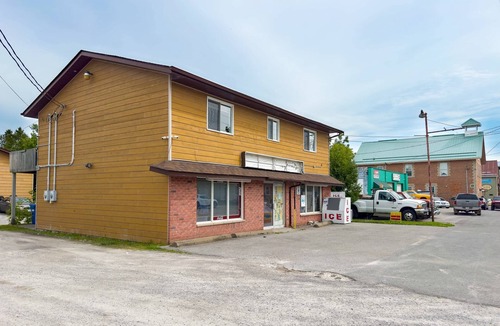 Bobcaygeon Apartment | Charming Winter Retreat | Onsite Parking & Laundry