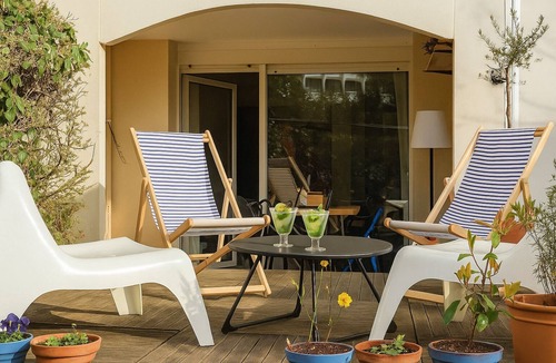 Colombier - Champ de Mars Apartment | Charming with Garden | Near train station