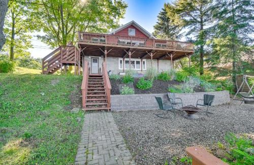 Wolcott House | Charming Wolcott Cottage w/Fire Pit & Mini Dock