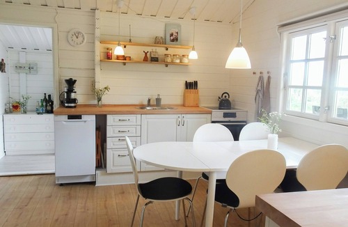 Vinderup House | Charming wooden cottage close to Handbjerg beach