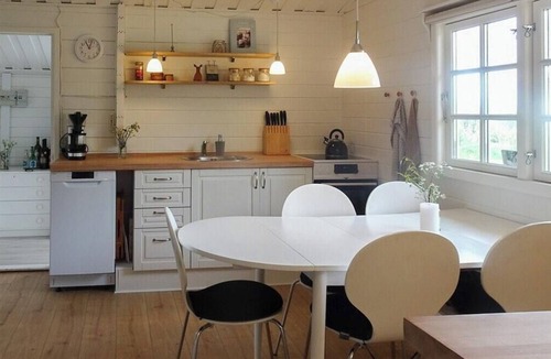 Vinderup House | Charming wooden cottage close to Handbjerg beach