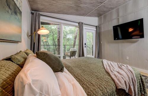 Alvord House | Charming Woodland Cabin Retreat near River and Grasslands in Texas