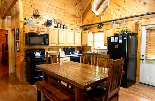Big Cedars House | Charming Woodland Retreat Near Big Cedar