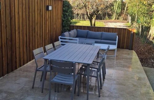 Branne House | Charming workshop with jacuzzi near St-Emilion