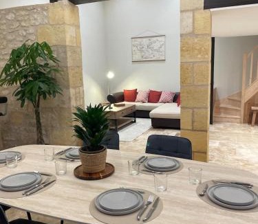 Branne House | Charming workshop with Jacuzzi near Saint-Émilion