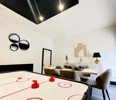 Little Hulton House | Charming Worsley Home with parking