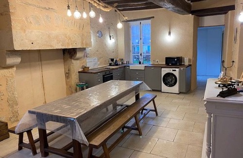 Parennes Cottage | Charming XIXth Century Château near Le Mans with Pool and Park