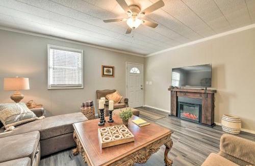 Yadkinville House | Charming Yadkin Valley Cottage w/Deck & Yard