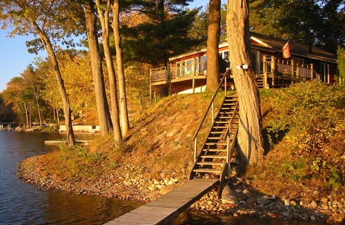 Rogers House | Charming Year Round Lakefront Cottage