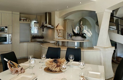 Pont-Saint-Esprit Villa | Charming zen villa, luxury, calm, view, Ardèche, Uzès, Avignon, Provence