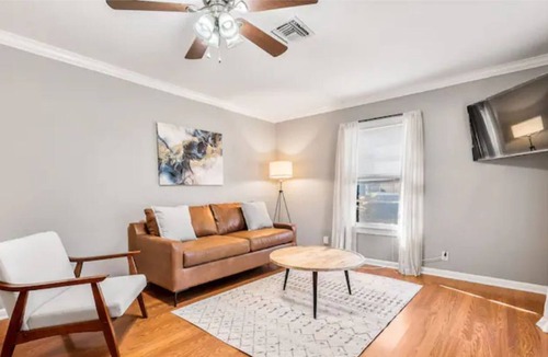 Crestview House | Charming Zen Pad w/ Private Yard
