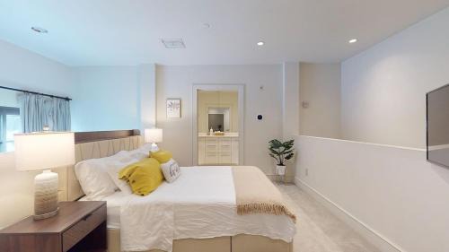 Montgomery Apartment | Charmingly Trendy Cloverdale Loft - Gated Parking!