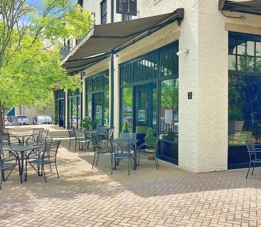 Montgomery Apartment | Charmingly Trendy Cloverdale Loft - Gated Parking!