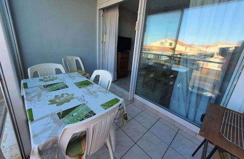 Sainte-Marie-la-Mer Apartment | CharmingT2 apartment with side sea view