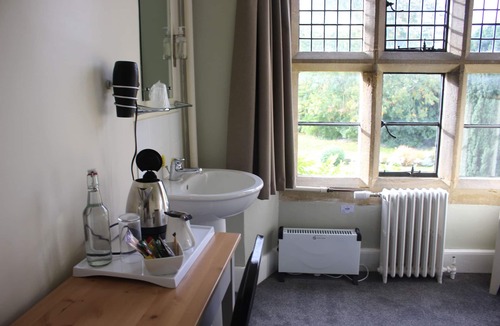 Charney Bassett House | Charney Manor