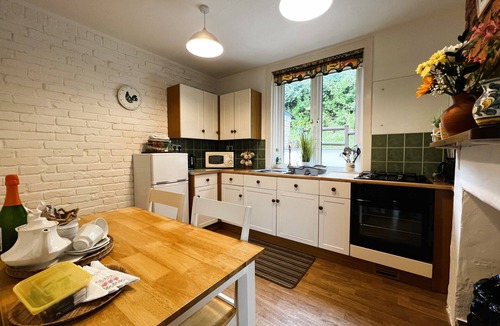 Brading Cottage | Charnwood Cottage