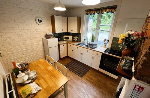 Brading Cottage | Charnwood Cottage