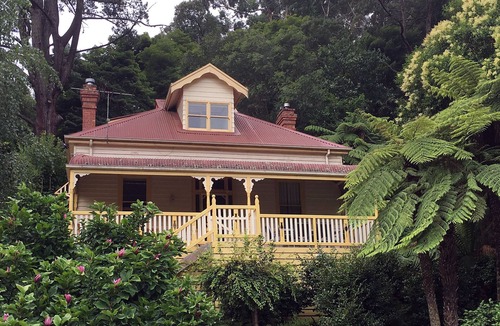 Warburton Cottage | Charnwood Cottages