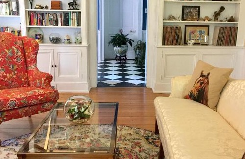 Versailles Bed & Breakfast | Charred Oaks Inn