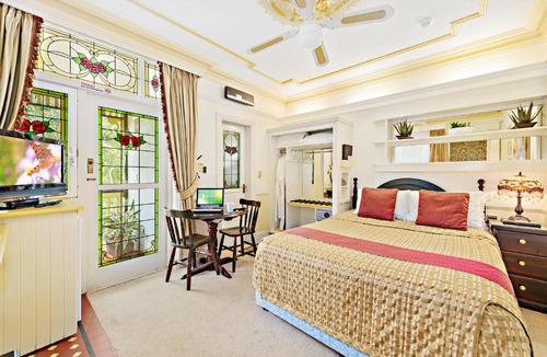 Chatswood House | Charrington Hotel