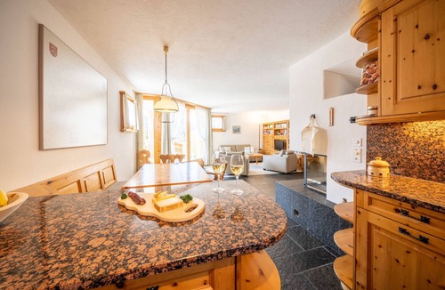 Ftan Apartment | Chasa Munt Plan: Beautiful 3.5 room flat with views of the Lower Engadine Dolomites