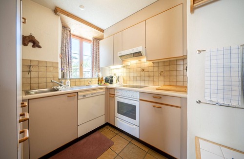 Lavin Apartment | Chasa Plazza Gronda: Cozy 3.5-room apartment with elevator, chemineé and underground garage