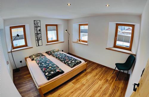 Ravaisch Apartment | Chasa Salnuun Ferienwohnungen