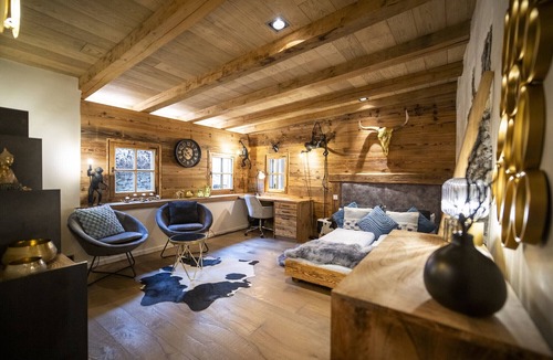 Sent Ski Chalet | Chasa Sentima – luxurious Engadin Villa with panoramic views, hot tub, and sauna