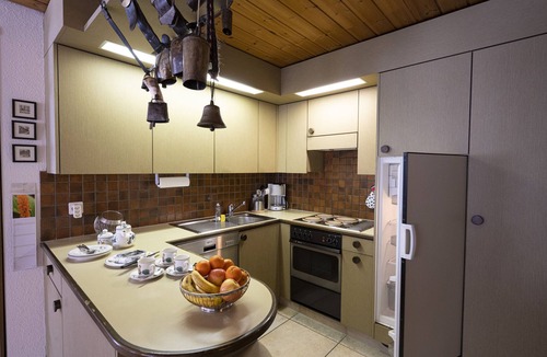 Engadin Scoul Apartment | Chasa Serras - Döpper: Ideally located cosy 2.5 room flat