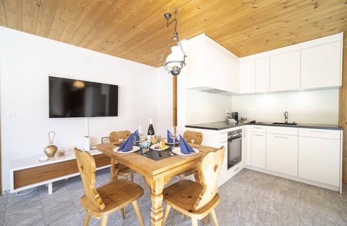 Sent Apartment | Chasa Sulai: Renovated holiday flat with a view Sent