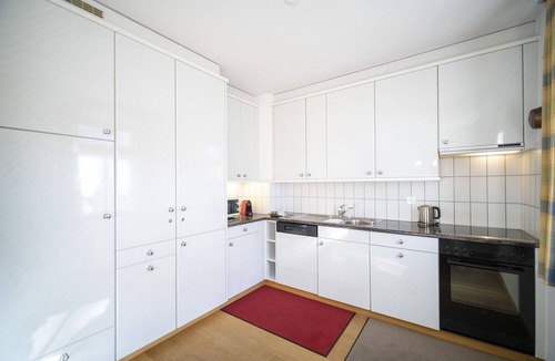 Ardez Apartment | Chasa Suot Chastè: 4.5-room attic flat directly under the Ardez tower