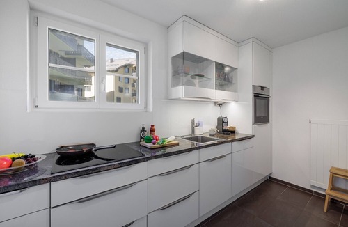 Vulpera Apartment | Chasa Valbernard 4105: Spacious 3.5-room apartment with comfort and mountain views