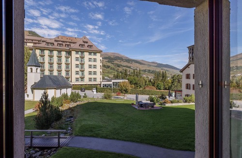 Vulpera Apartment | Chasa Valbernard 4105: Spacious 3.5-room apartment with comfort and mountain views