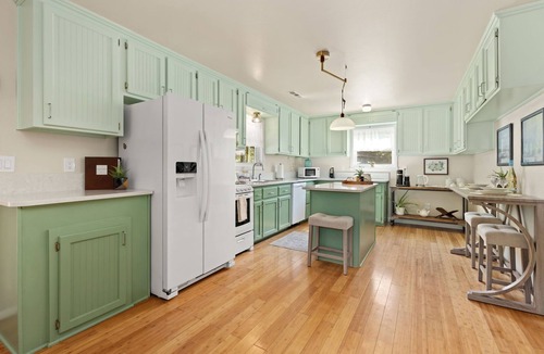 Winslow House | Chase House @ Low-Key Croft, Cozy 2 Bedroom with Hot Tub