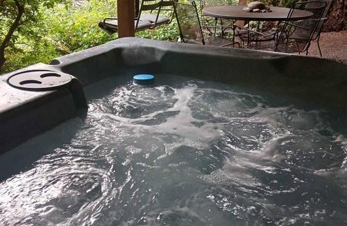 Lime Kiln House | Chase’s River Cabin Over River Deck Hot Tub