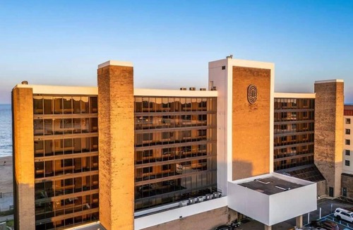 Northeast Virginia Beach Condo | Chase the Sun, We’ve Got the Backup