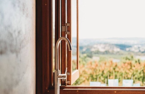 Canobolas Apartment | Chaser Studio @ Basalt: Luxurious One-Bedroom Architecturally Designed Studio