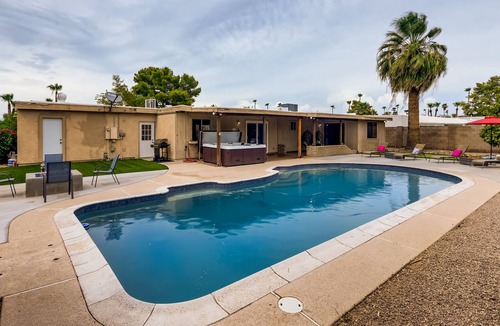 Shea North Estates House | CHASING BELLA VITA: POOL + SPA + POOL TABLE + MORE