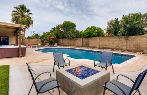 Shea North Estates House | CHASING BELLA VITA: POOL + SPA + POOL TABLE + MORE