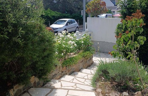 Pornichet House | Chat Fleurs" family home Pornichet center very quiet