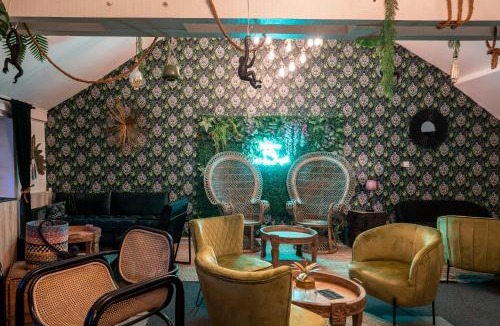 Saint-Etienne-de-Saint-Geoirs House | Chateau des Ayes - Chambres & suites