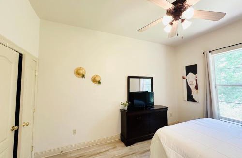 Pine Grove Apartment | Chateau 14