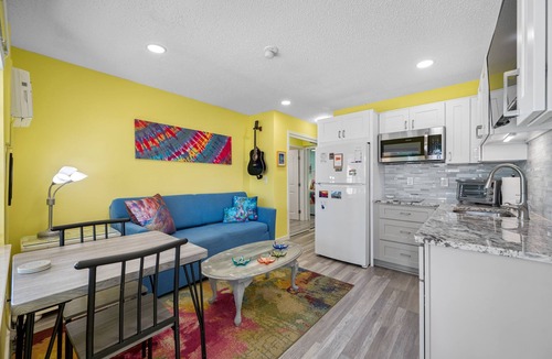 Belleair Beach Condo | 🌊Chateau 3E - Beach front complex! Pool is Closed🌊