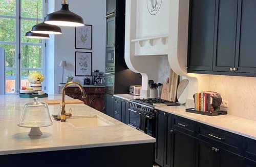 Arette Bed & Breakfast | Chateau: 4-bedroom bed & breakfast with pool in Arette.