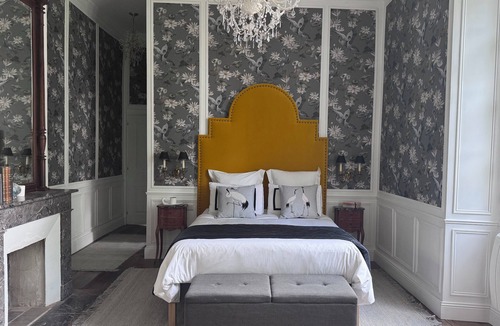 Arette Bed & Breakfast | Chateau: 4-bedroom bed & breakfast with pool in Arette.