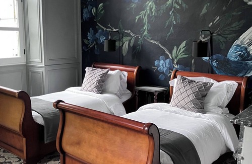 Arette Bed & Breakfast | Chateau: 4-bedroom bed & breakfast with pool in Arette.