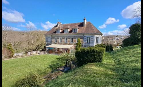 Saint-Pierre-du-Regard Bed & Breakfast | Chateau Anaselle