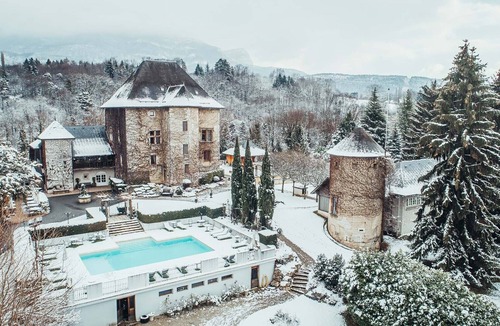 Chambery Apartment | Chateau Authentique avec piscine dans les Vignes