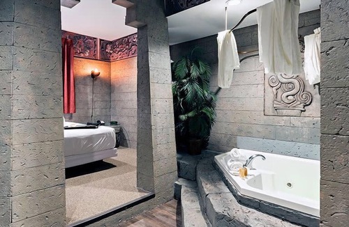 I-435 West KC-KS Hotel | Chateau Avalon Hotel & Spa